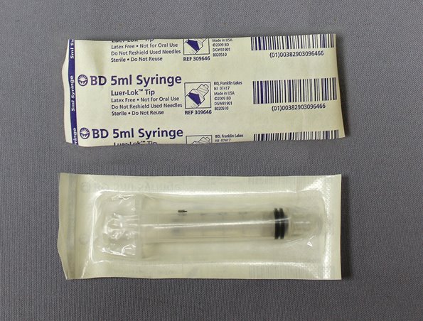 Шприц для введения геля в ЭЭГ-электроды