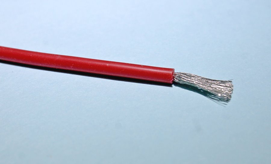 Провод силиконовый красный 1,0 кв.мм